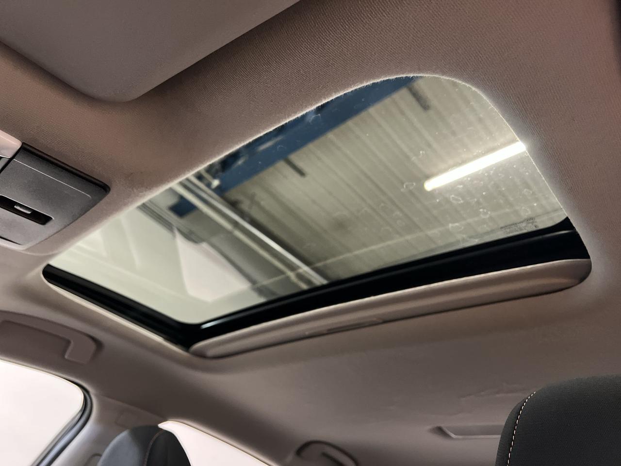 2022 Nissan Sentra SR | SUNROOF | HTD SEATS | REMOTE START | ALLOYS Photo