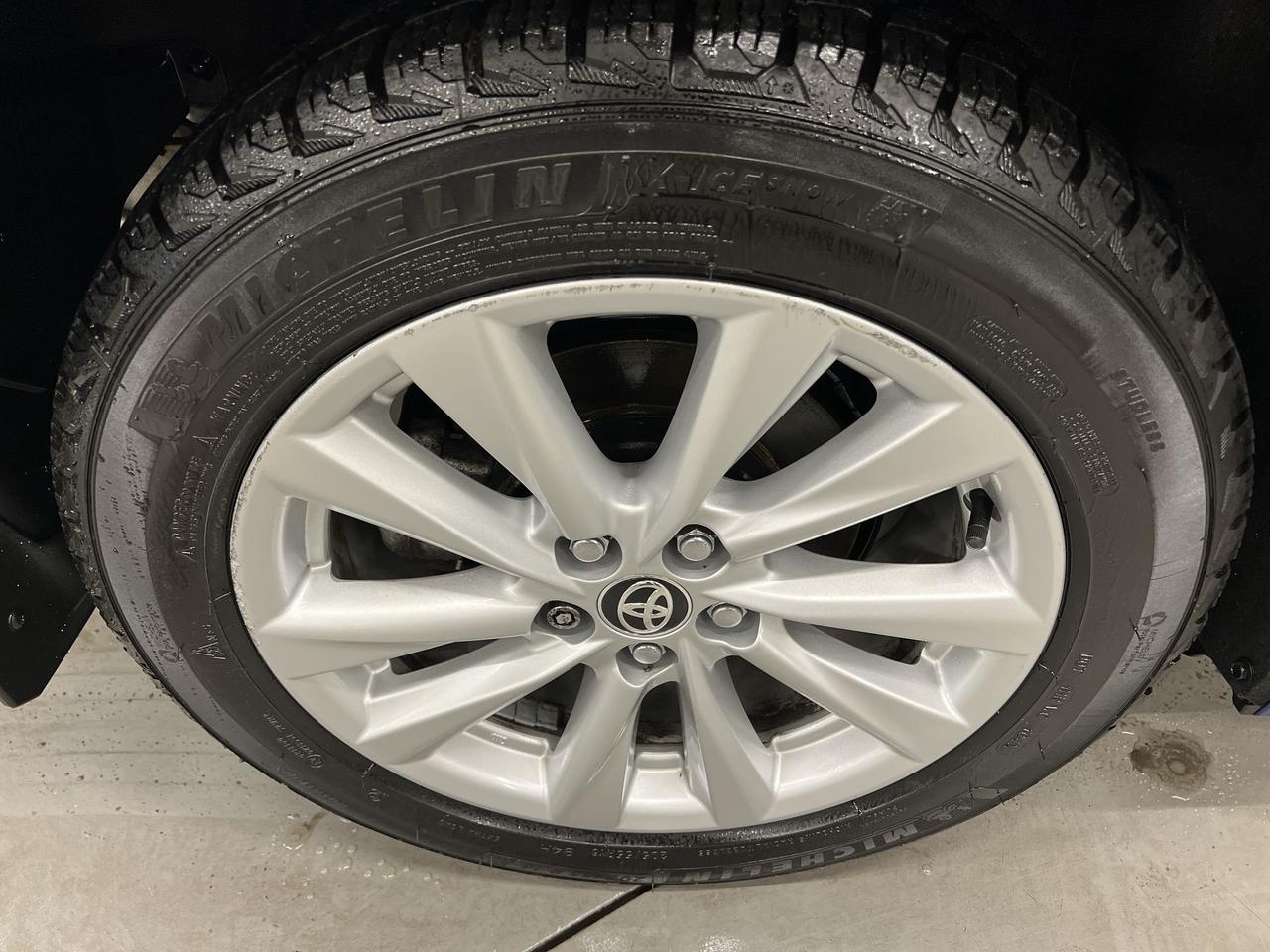 2024 Toyota Corolla HATCH | HTD SEATS | CARPLAY | ALLOYS | BLUETOOTH Photo