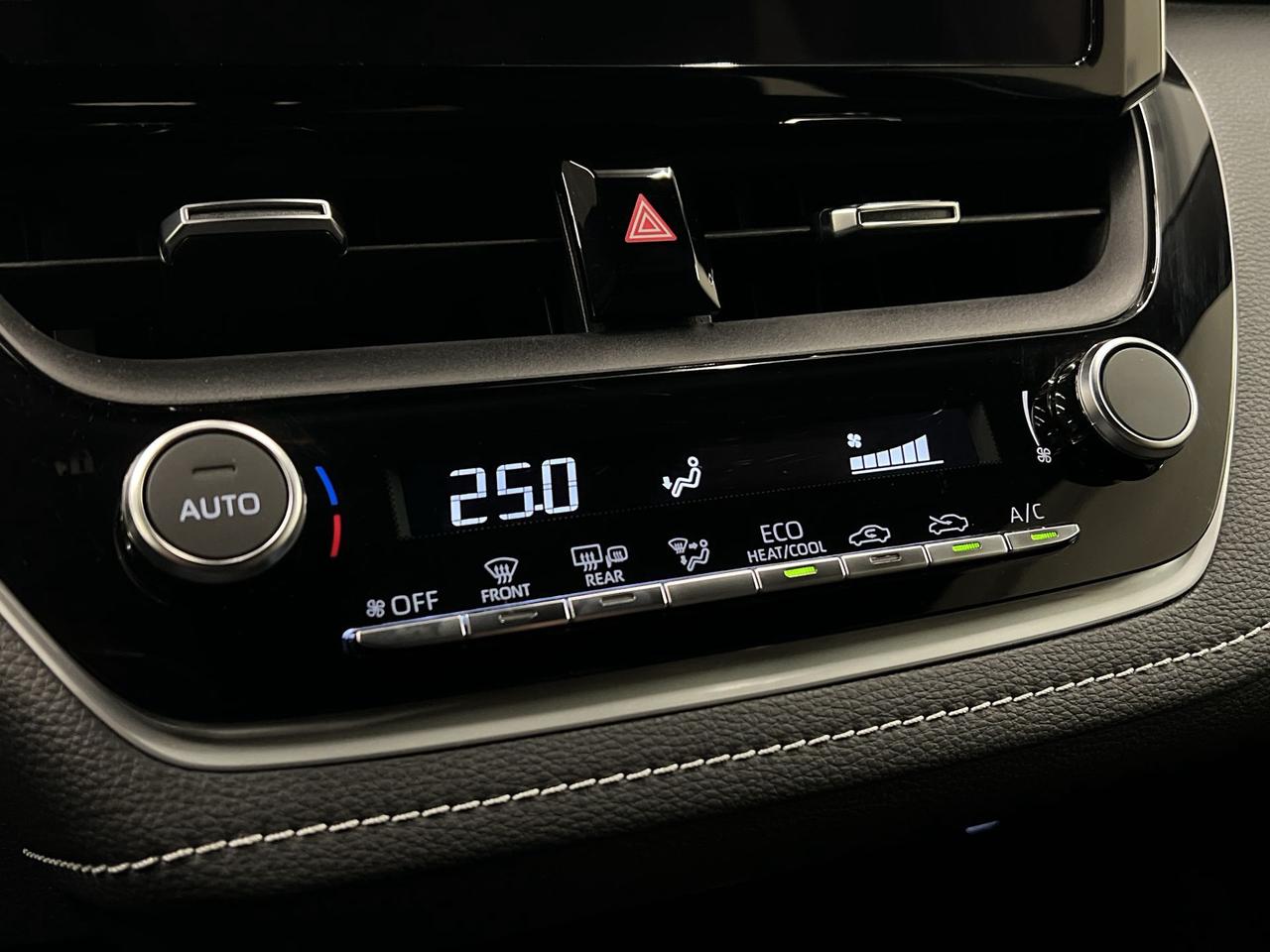 2024 Toyota Corolla HATCH | HTD SEATS | CARPLAY | ALLOYS | BLUETOOTH Photo