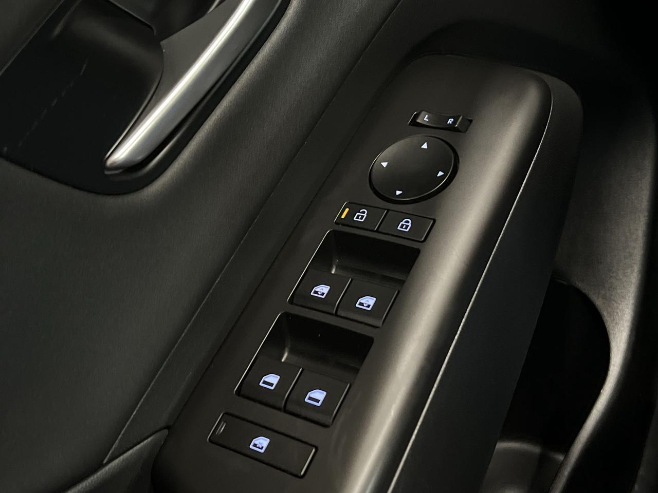 2025 Hyundai KONA TREND AWD |HTD LEATHER | SUNROOF | CARPLAY Photo