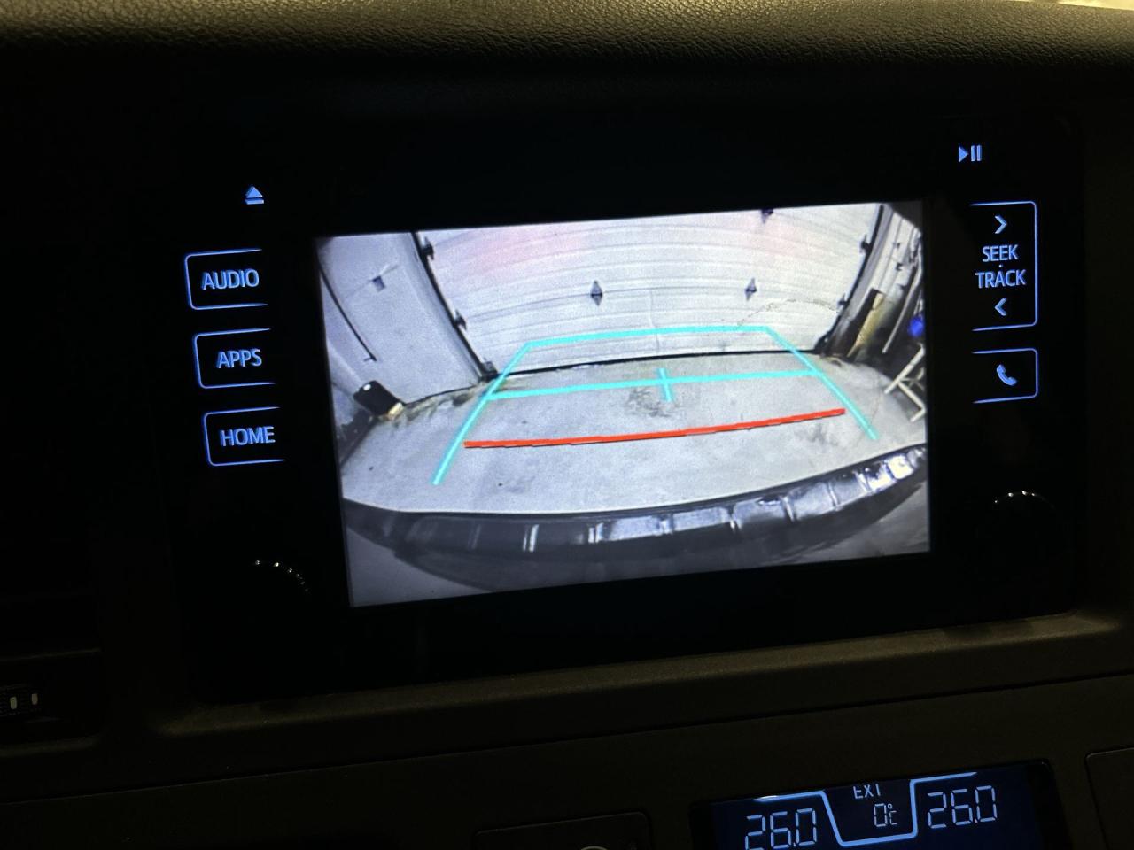 2017 Toyota Sienna  Photo