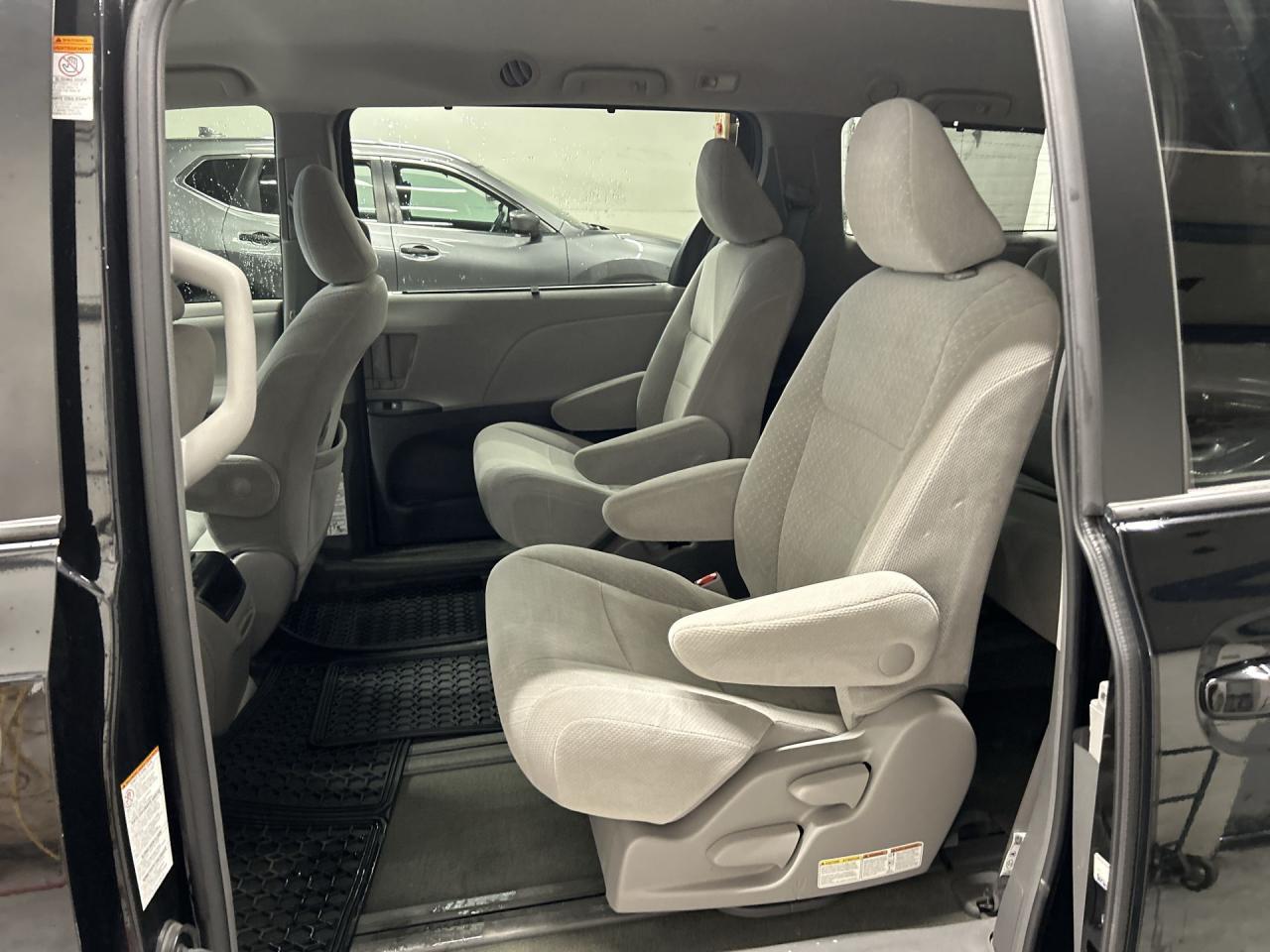 2017 Toyota Sienna  Photo