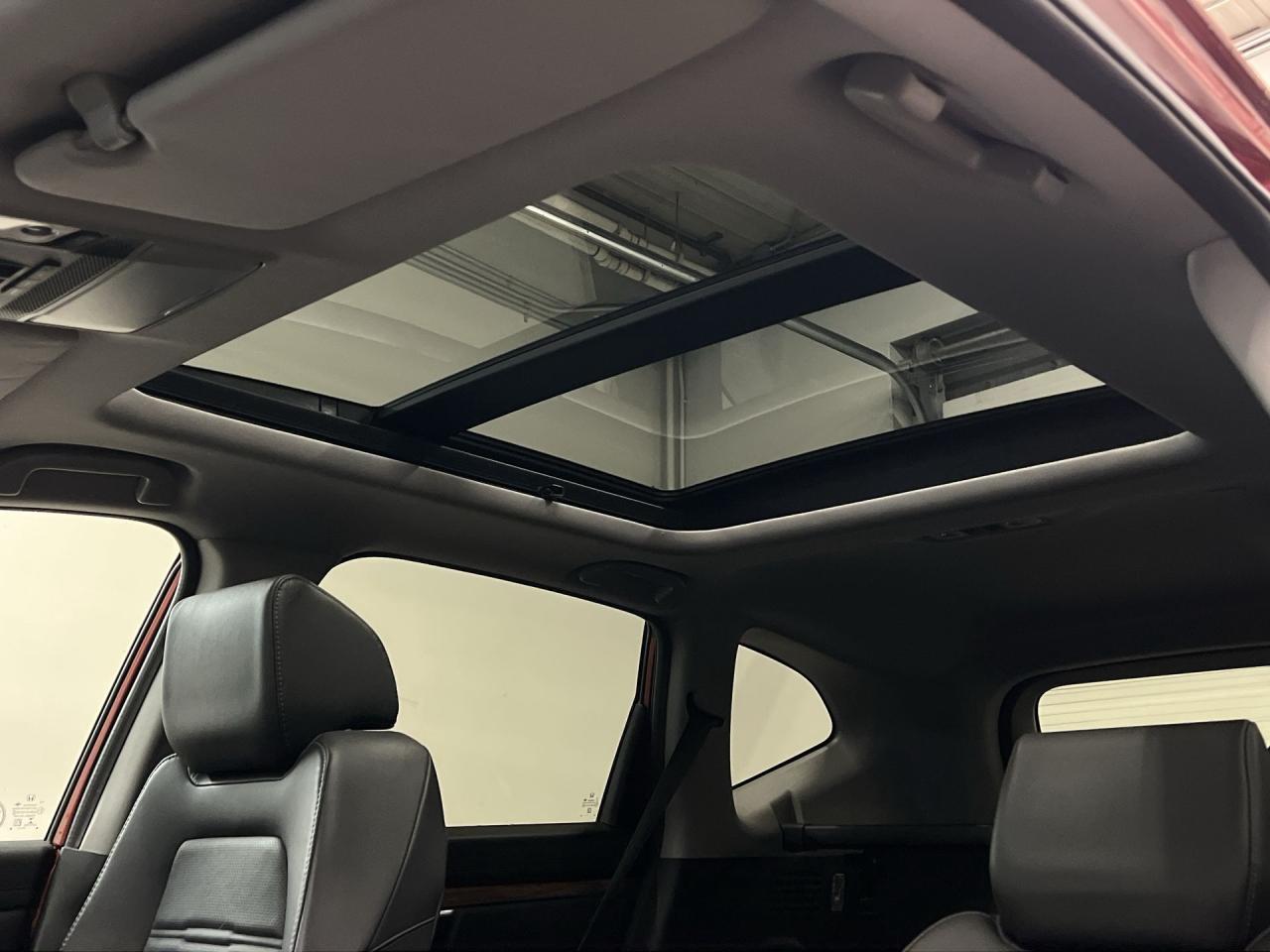 2017 Honda CR-V TOURING AWD | HTD LEATHER | PANO ROOF | CARPLAY Photo