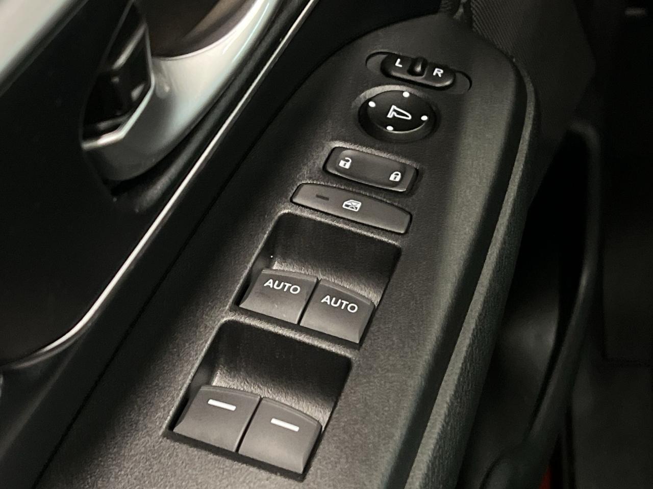 2017 Honda CR-V TOURING AWD | HTD LEATHER | PANO ROOF | CARPLAY Photo