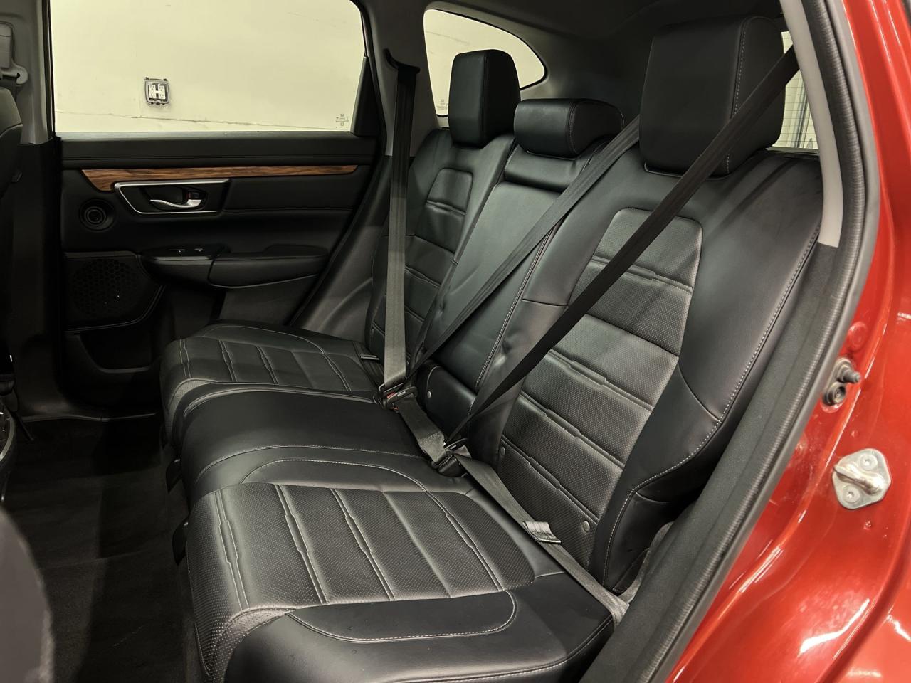 2017 Honda CR-V TOURING AWD | HTD LEATHER | PANO ROOF | CARPLAY Photo
