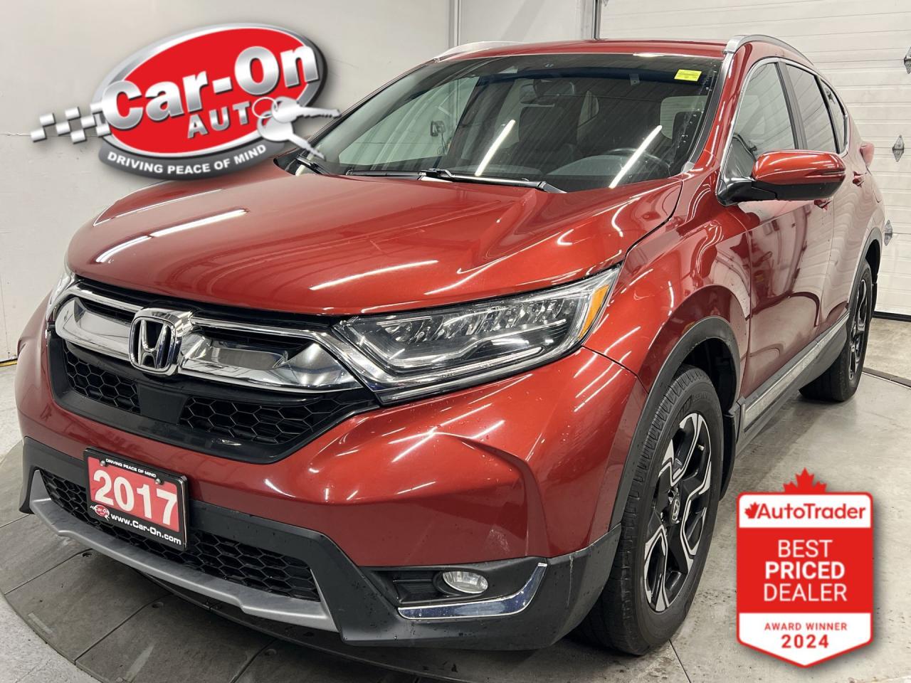 2017 Honda CR-V TOURING AWD | HTD LEATHER | PANO ROOF | CARPLAY Photo0