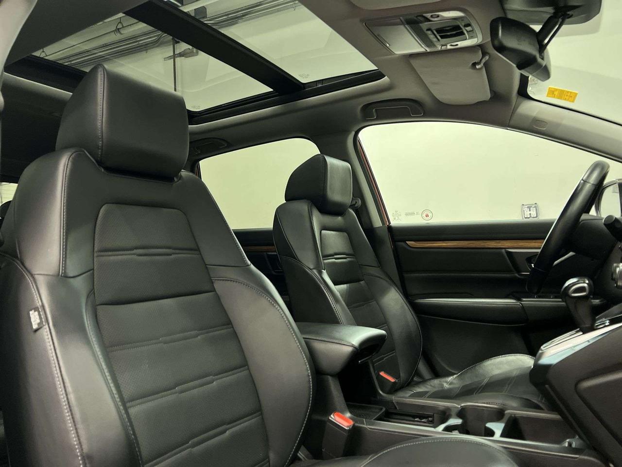 2017 Honda CR-V TOURING AWD | HTD LEATHER | PANO ROOF | CARPLAY Photo