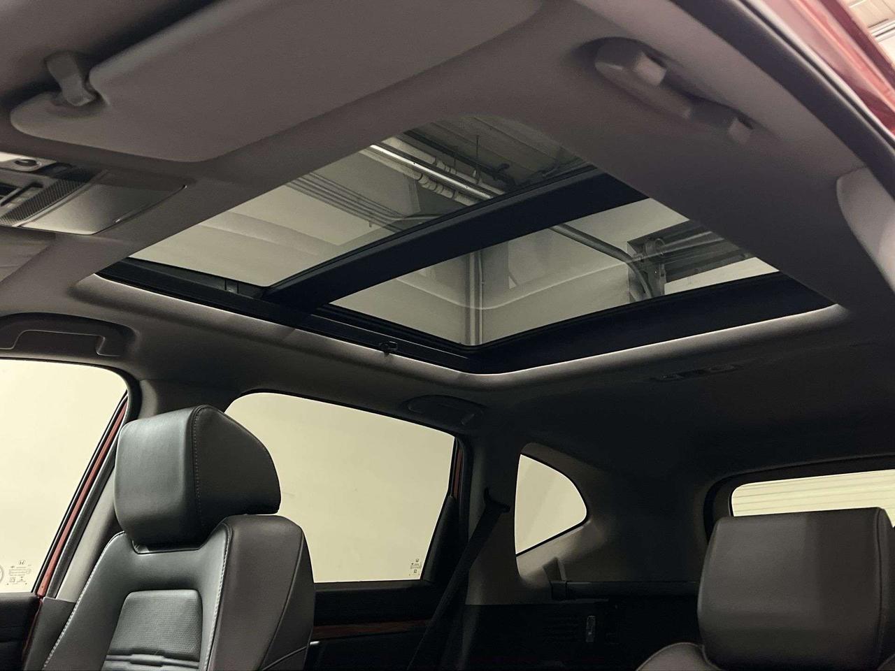 2017 Honda CR-V TOURING AWD | HTD LEATHER | PANO ROOF | CARPLAY Photo