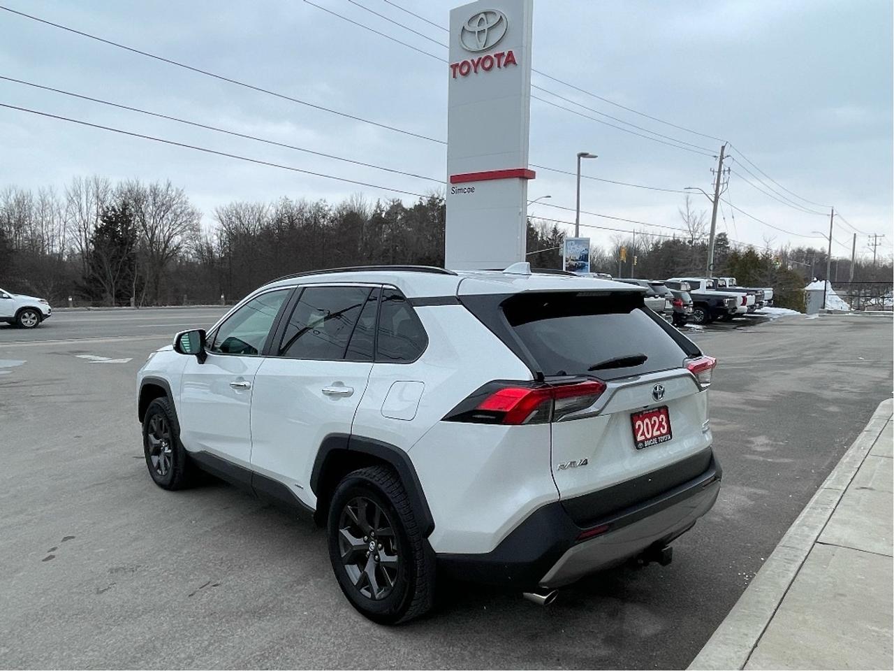 2023 Toyota RAV4 Hybrid Limited Photo