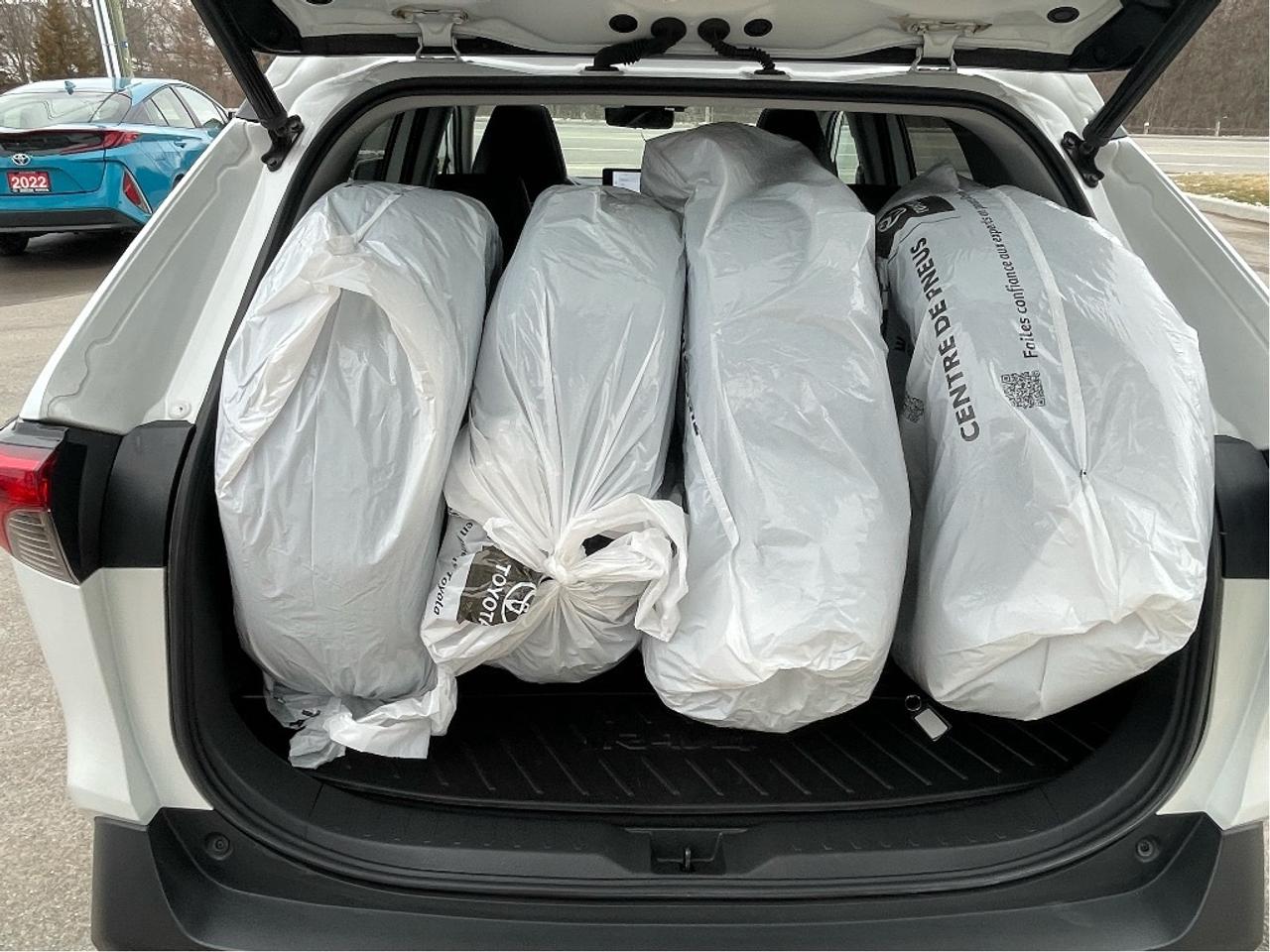 2023 Toyota RAV4 Hybrid Limited Photo