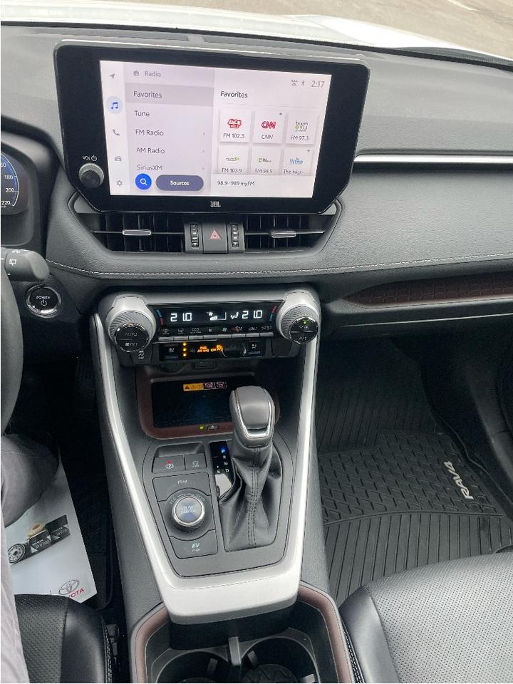 2023 Toyota RAV4 Hybrid Limited Photo