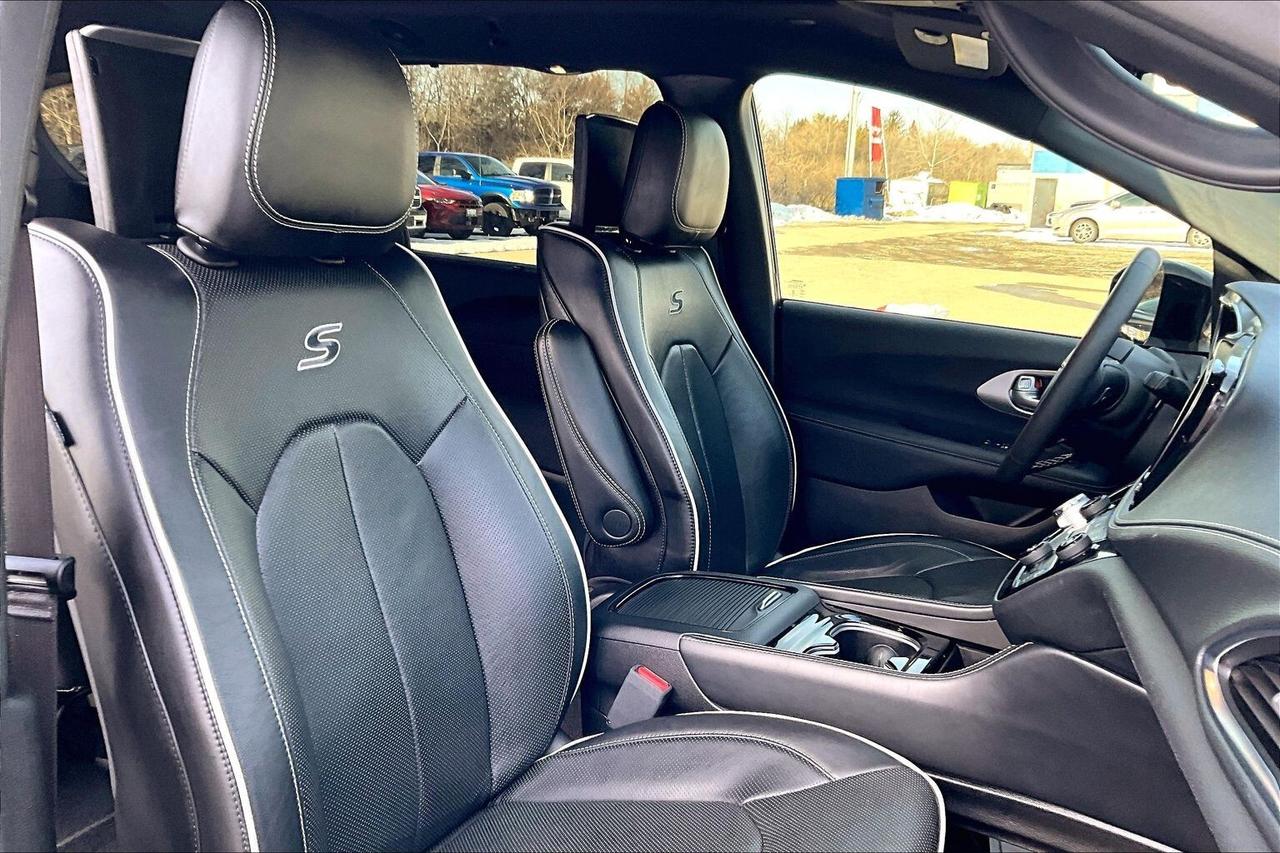 2023 Chrysler Pacifica Limited S App | TheatreGroup | SafetySphere | FWD Photo