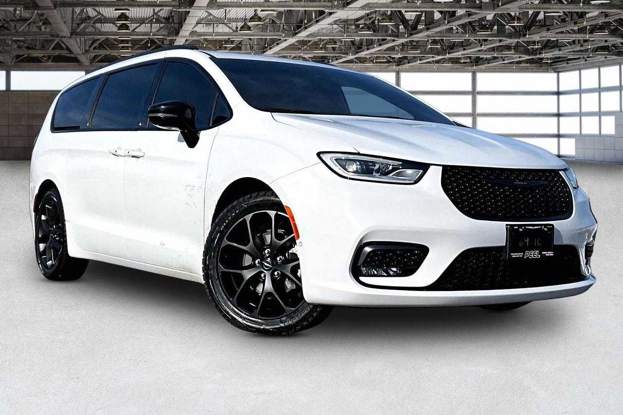 2023 Chrysler Pacifica Limited S App | TheatreGroup | SafetySphere | FWD Photo