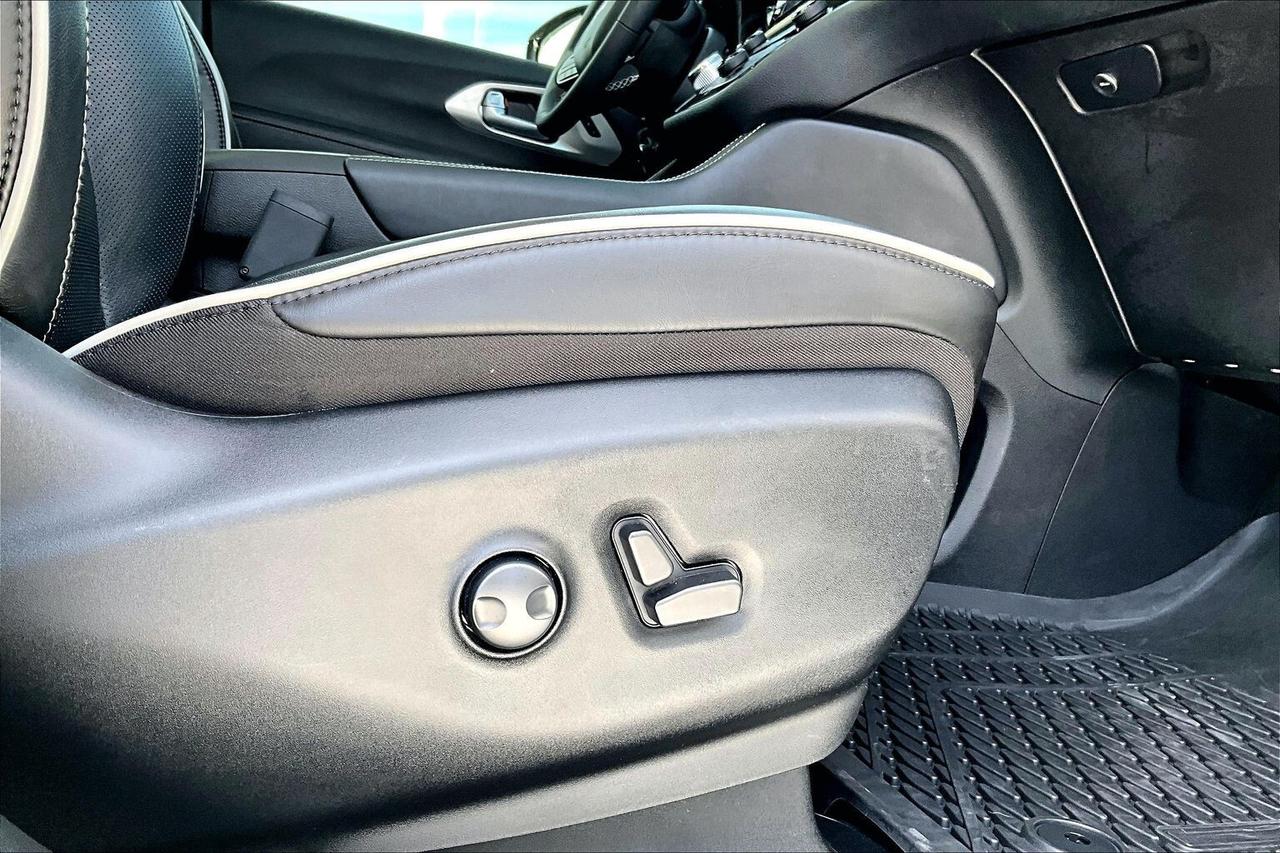 2023 Chrysler Pacifica Limited S App | TheatreGroup | SafetySphere | FWD Photo