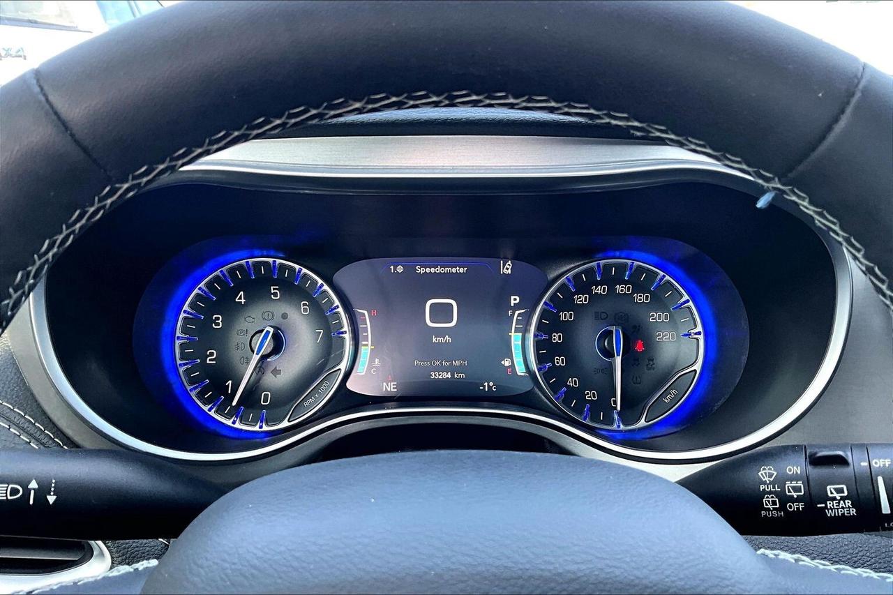 2023 Chrysler Pacifica Limited S App | TheatreGroup | SafetySphere | FWD Photo