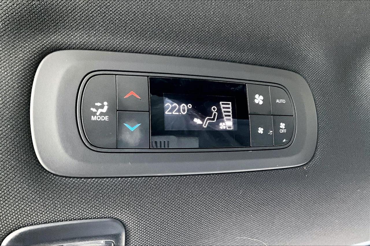 2023 Chrysler Pacifica Limited S App | TheatreGroup | SafetySphere | FWD Photo