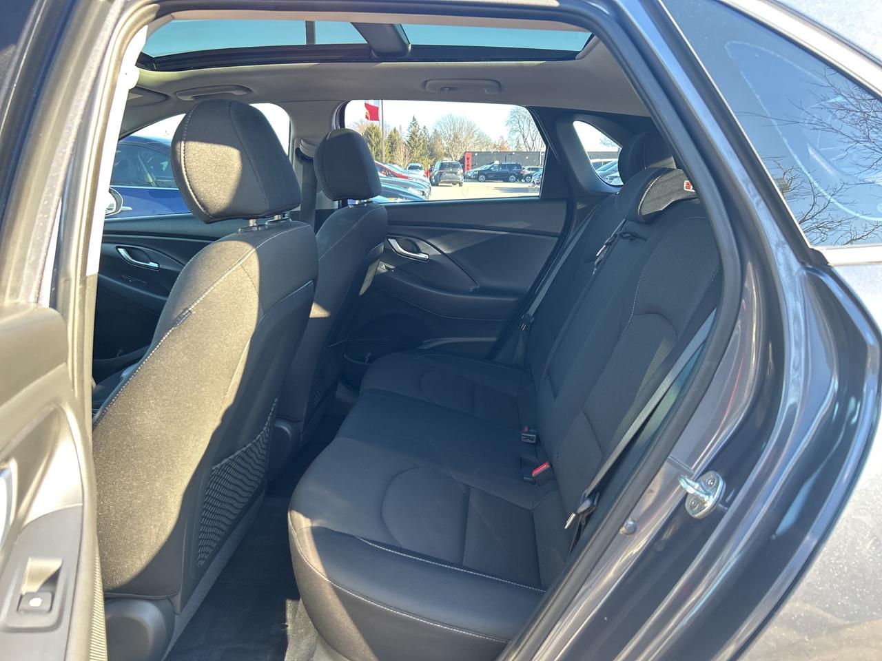 2018 Hyundai Elantra GT AUTOMATIC, HEATED SEATS/ WHEEL, SUNROOF! Photo