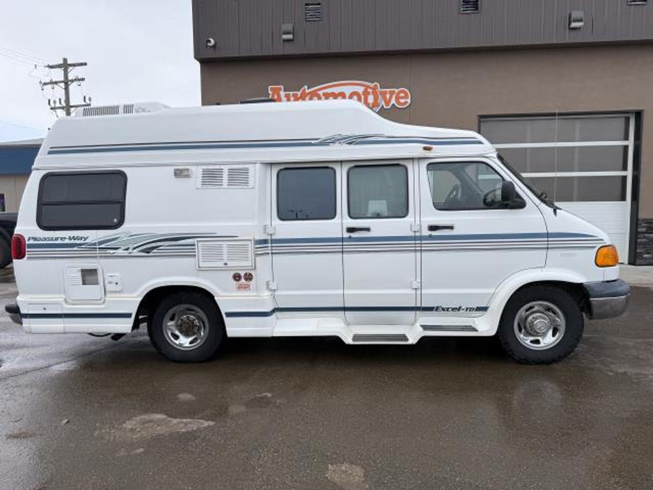 Used 2000 Dodge PLEASUREWAY 3500 MAXIVAN for sale in Stettler, AB