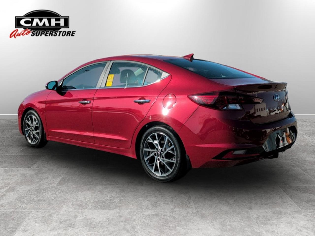 2019 Hyundai Elantra Luxury Auto  **LOW MILEAGE** Photo