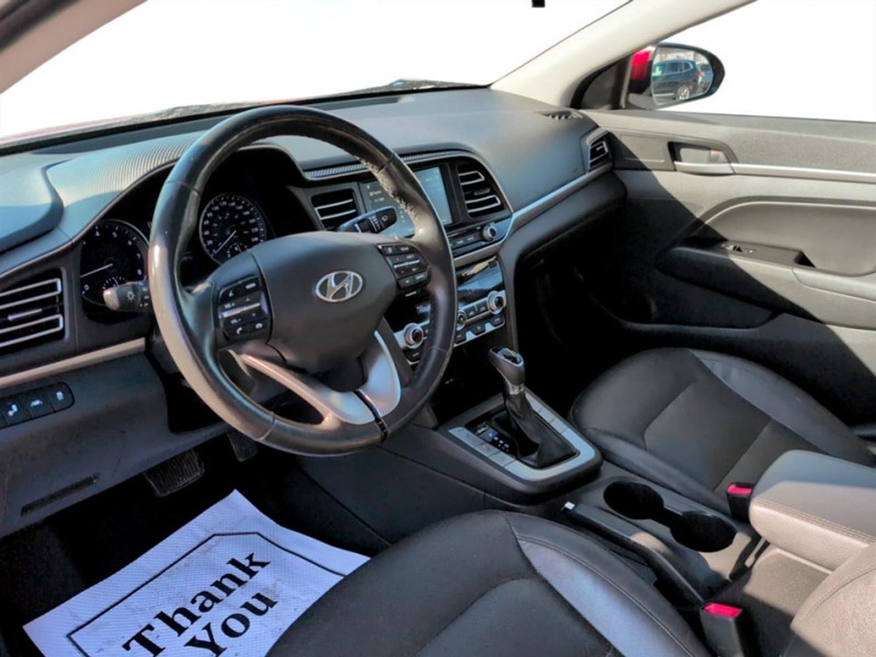 2019 Hyundai Elantra Luxury Auto  **LOW MILEAGE** Photo