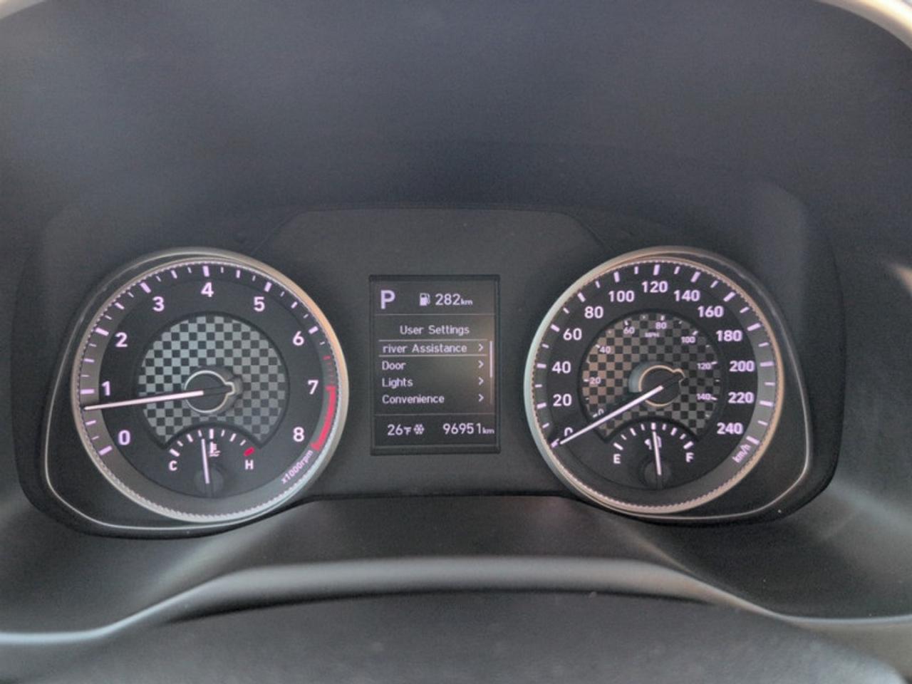 2019 Hyundai Elantra Luxury Auto  **LOW MILEAGE** Photo