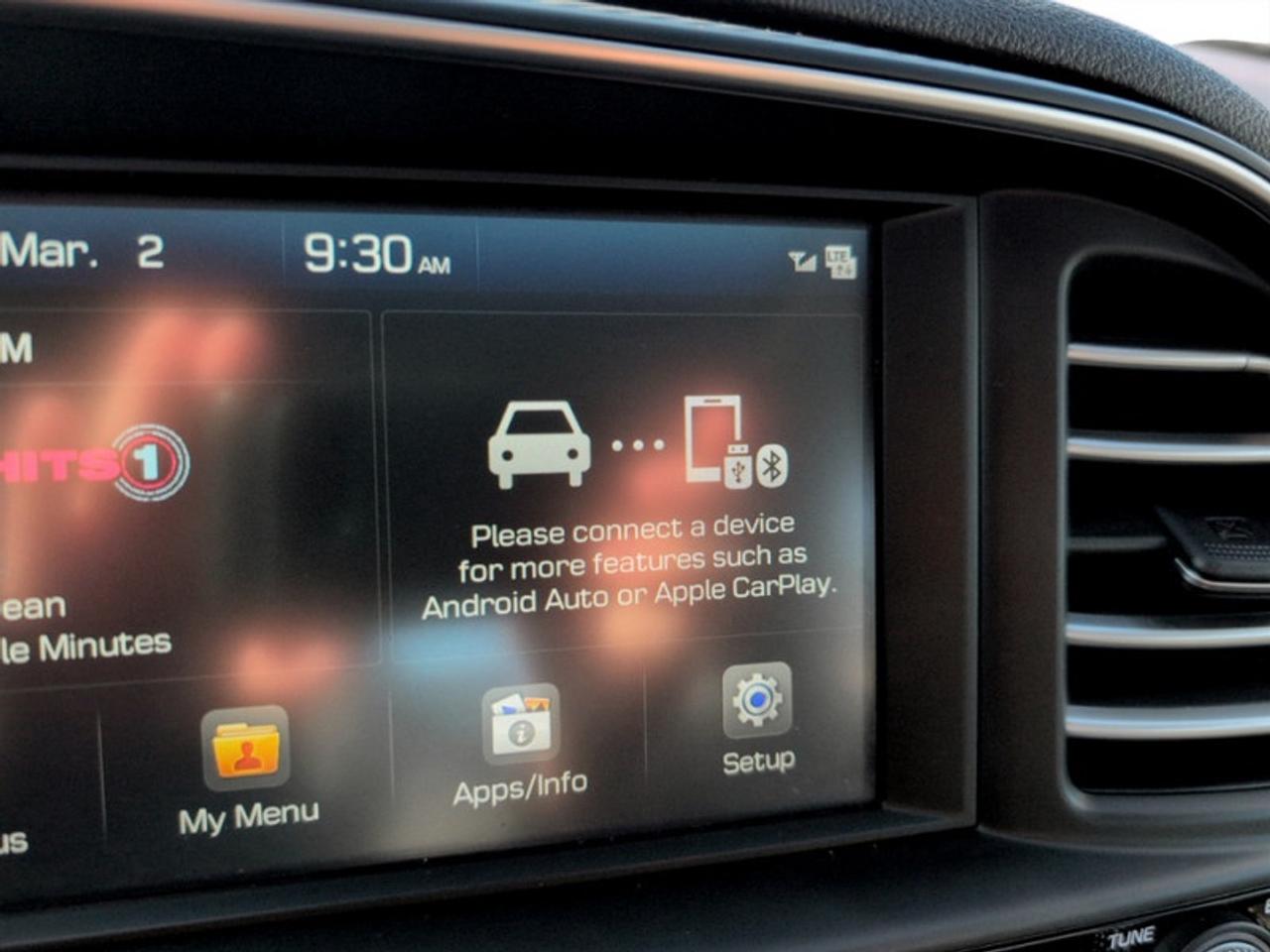 2019 Hyundai Elantra Luxury Auto  **LOW MILEAGE** Photo