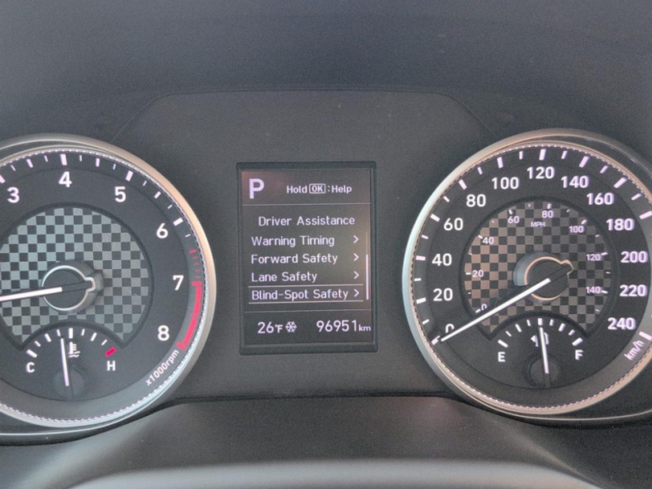 2019 Hyundai Elantra Luxury Auto  **LOW MILEAGE** Photo