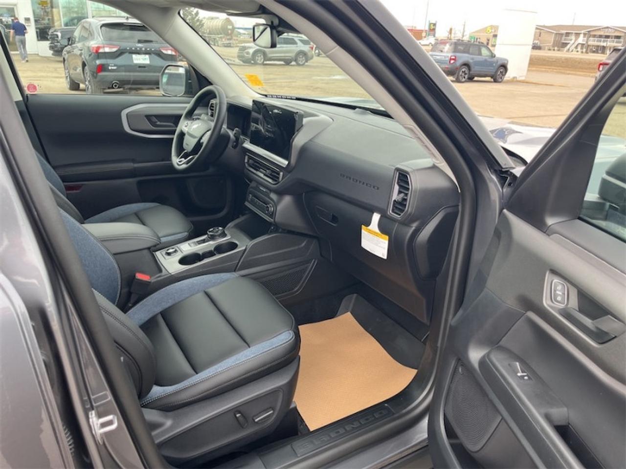 2026 Ford Bronco Sport Outer Banks  -  Remote Start Photo5