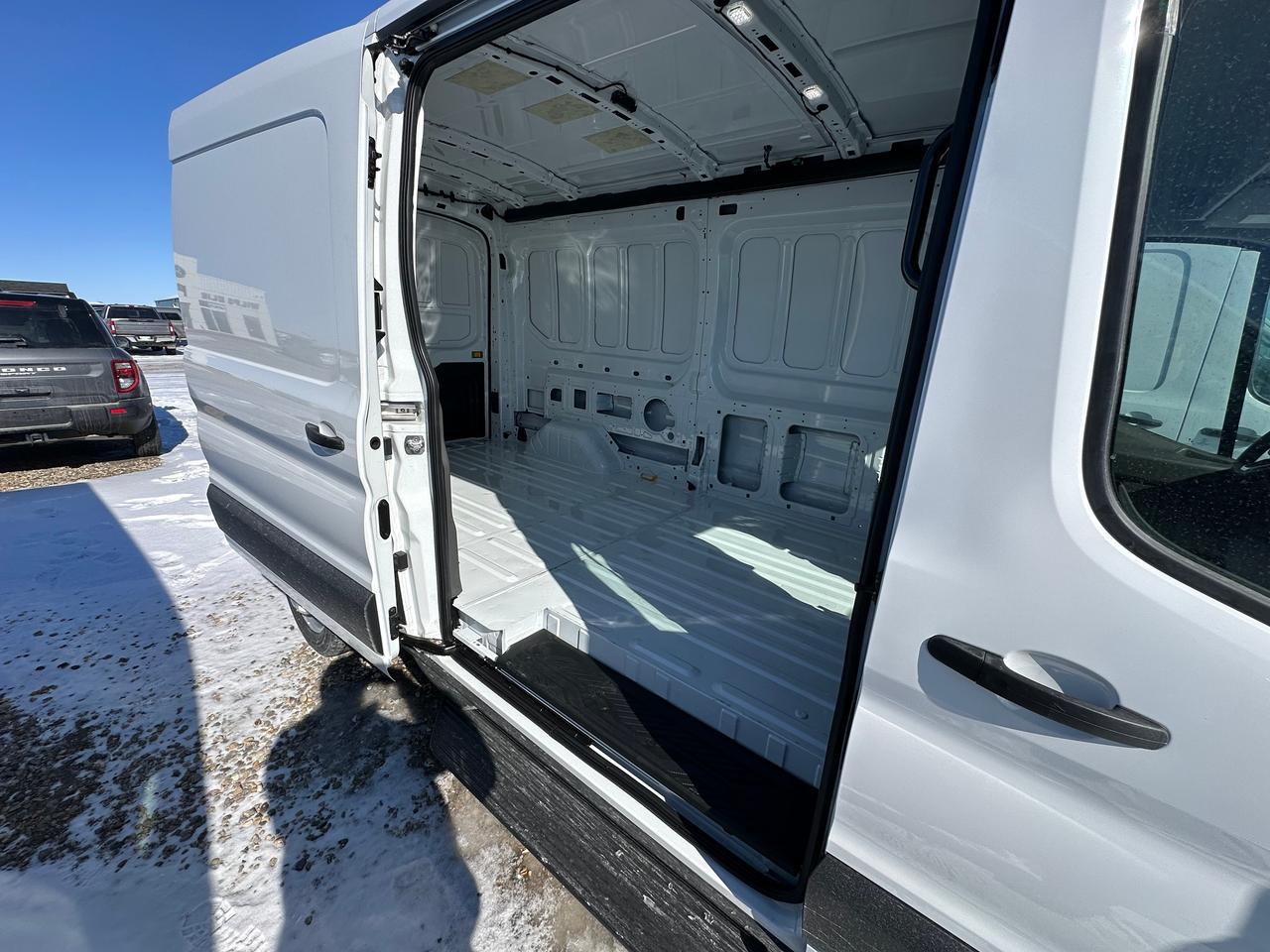 2026 Ford Transit Cargo Van BASE T-250 148 Med Rf 9070 GVWR AWD 101A Photo5