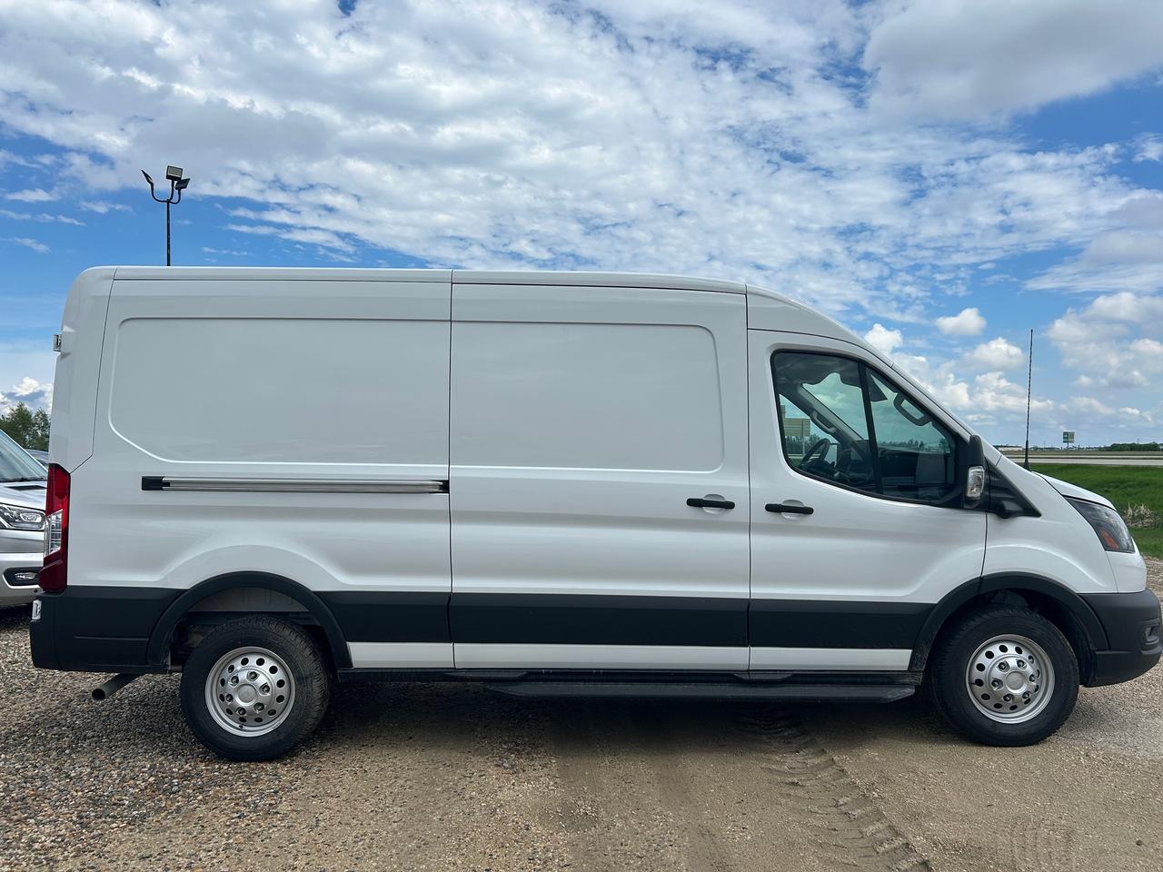 2026 Ford Transit Cargo Van BASE T-250 148 Med Rf 9070 GVWR AWD 101A Photo5