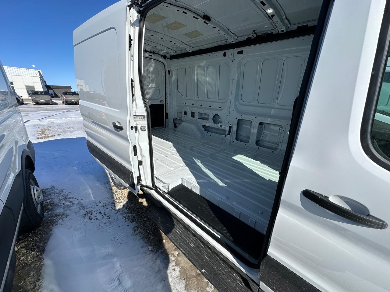 2026 Ford Transit Cargo Van BASE T-250 148 Med Rf 9070 GVWR AWD 101A Photo5