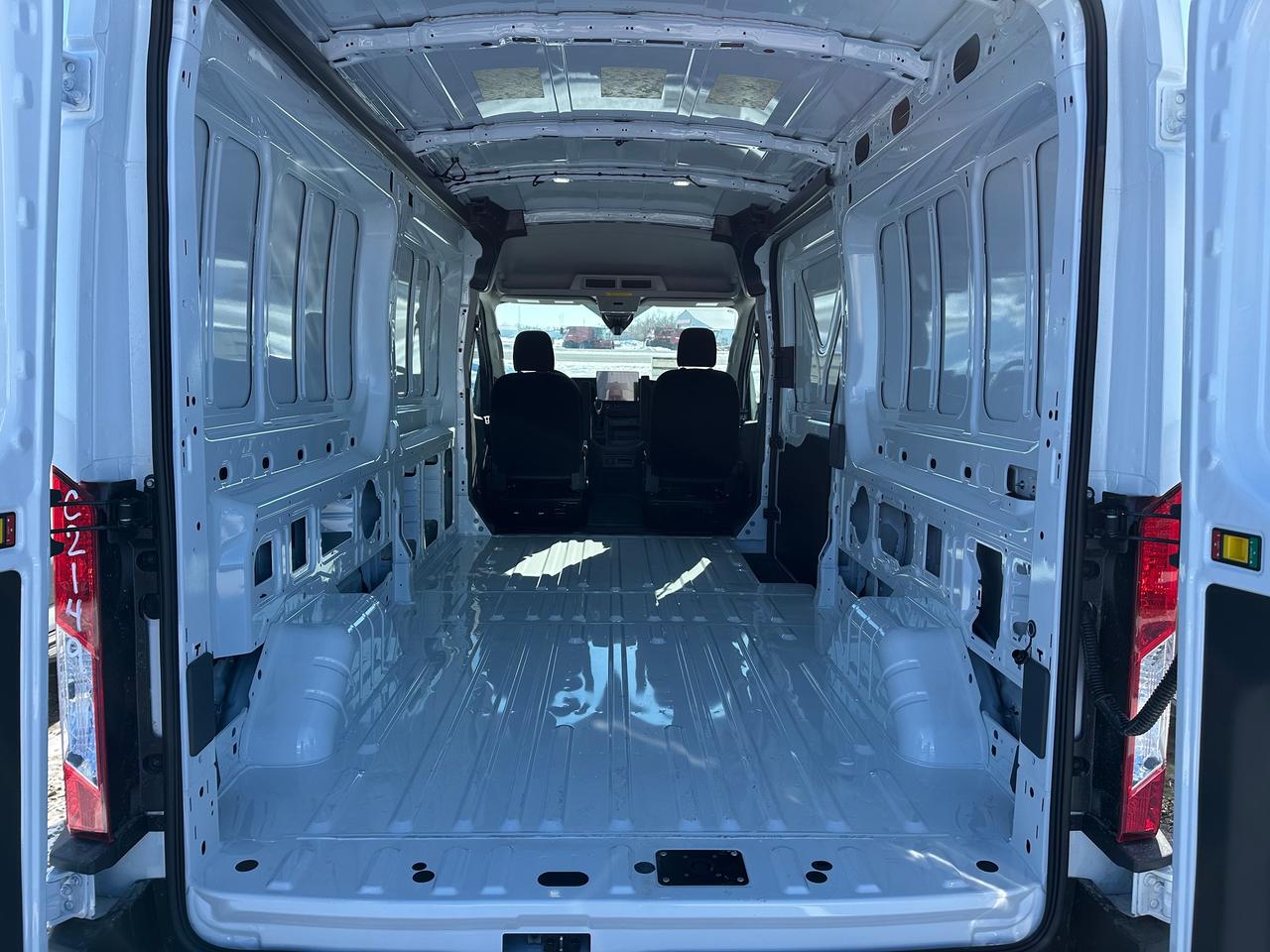 2026 Ford Transit Cargo Van BASE T-250 148 Med Rf 9070 GVWR AWD 101A Photo5