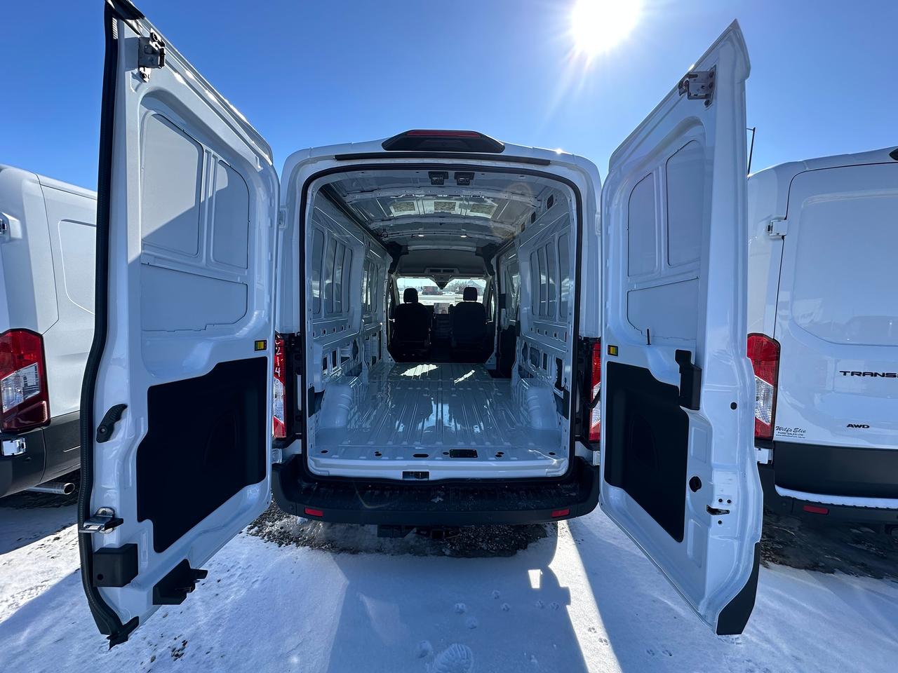 2026 Ford Transit Cargo Van BASE T-250 148 Med Rf 9070 GVWR AWD 101A Photo5