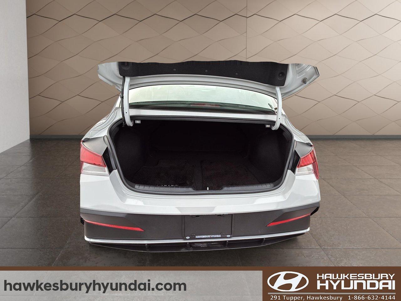 2025 Hyundai Elantra Preferred Photo