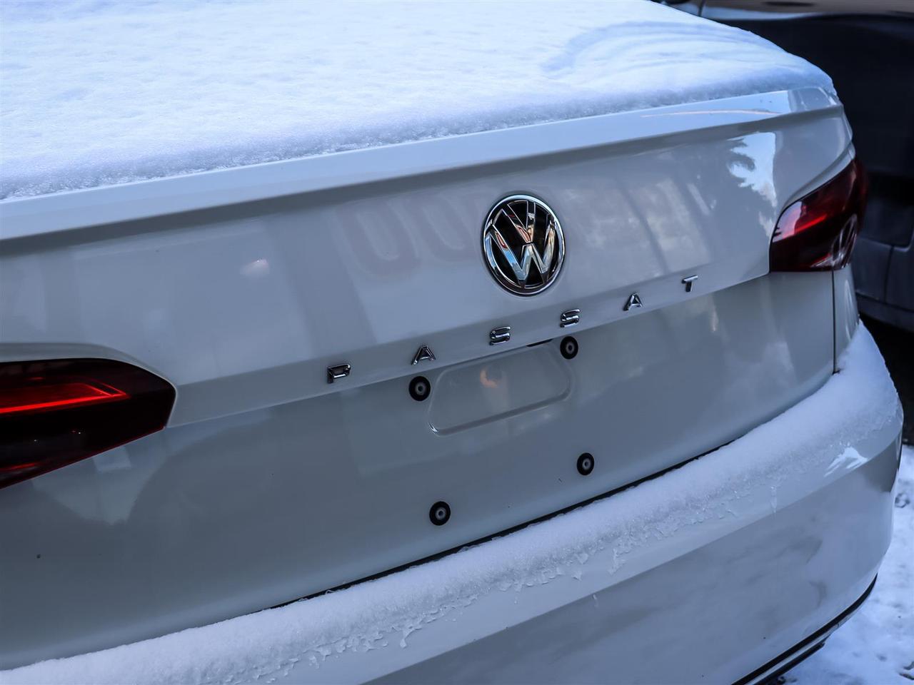 2022 Volkswagen Passat  Photo