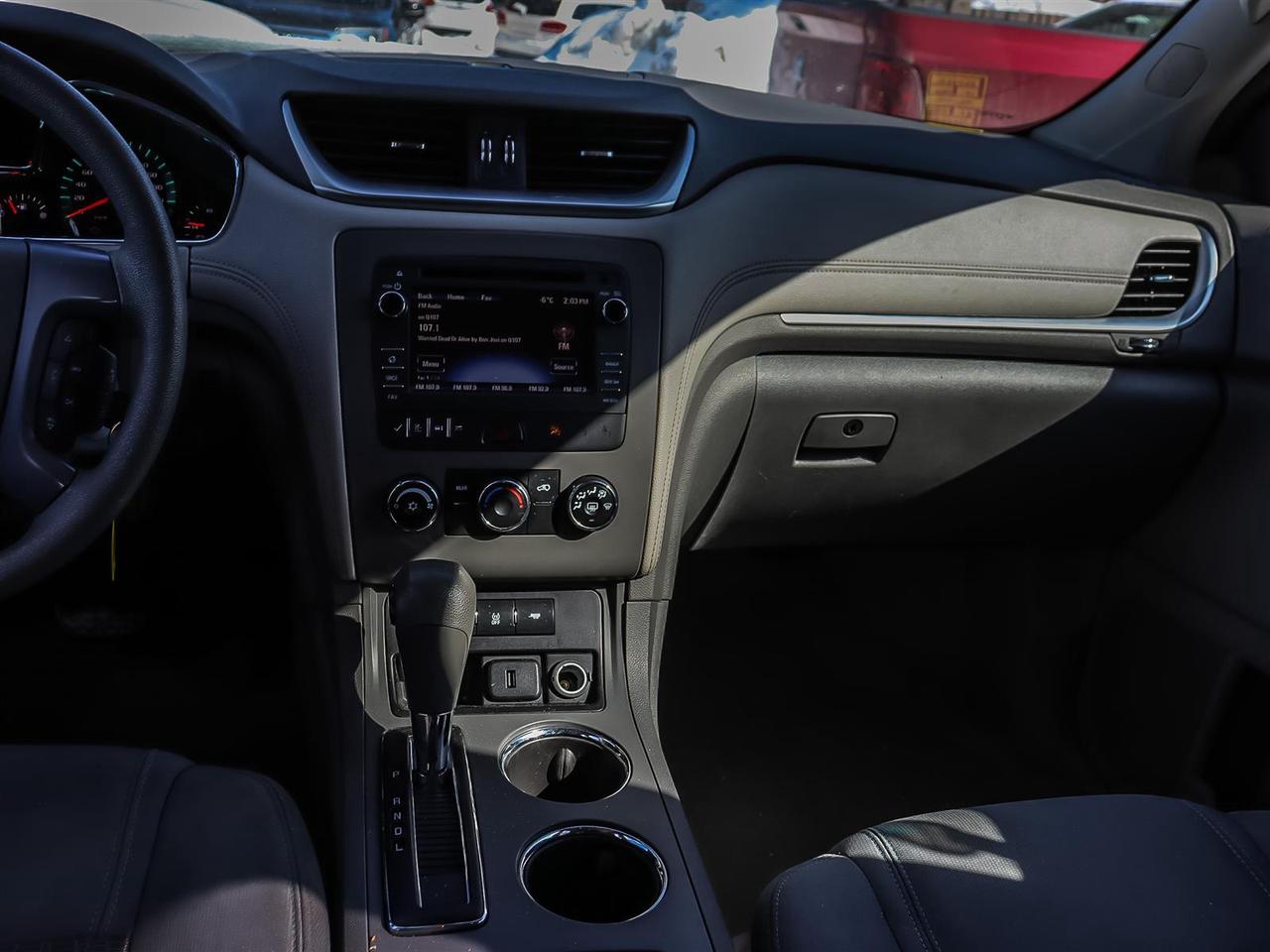 2017 Chevrolet Traverse  Photo3