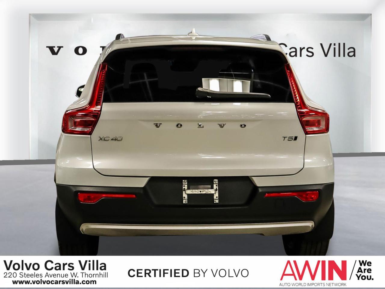 2022 Volvo XC40 T5 AWD Momentum Photo