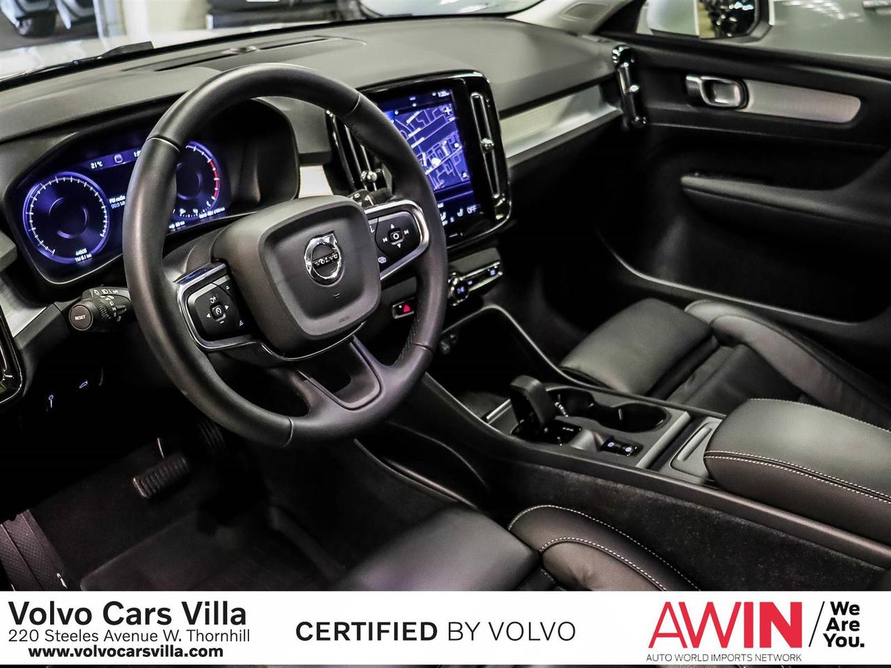 2022 Volvo XC40 T5 AWD Momentum Photo