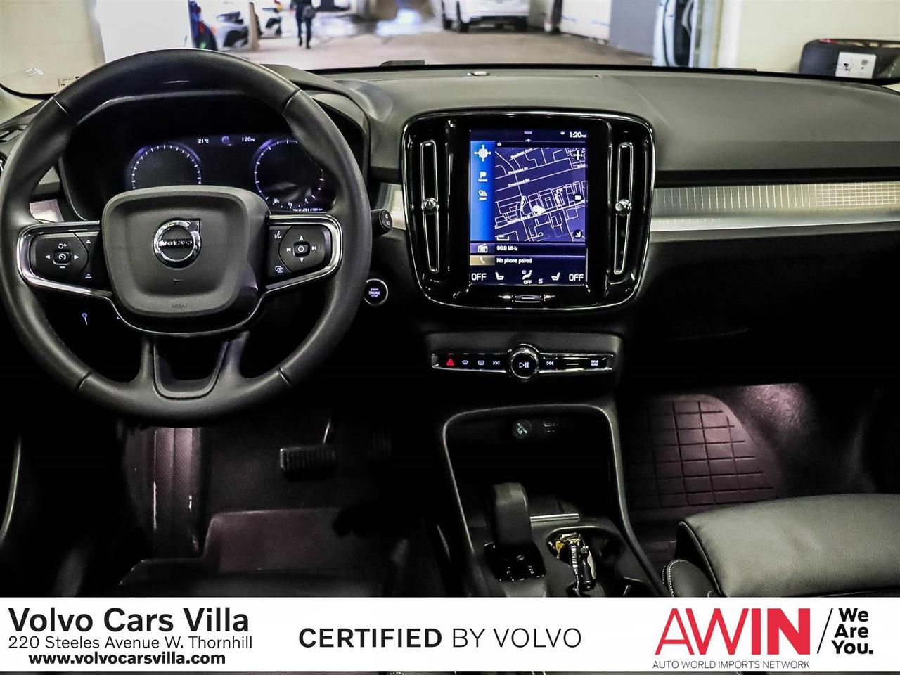 2022 Volvo XC40 T5 AWD Momentum Photo