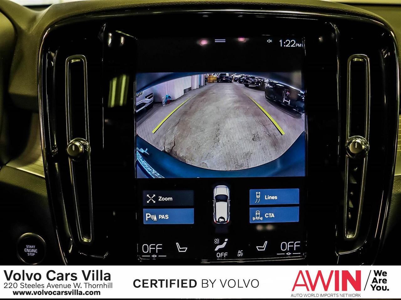 2022 Volvo XC40 T5 AWD Momentum Photo