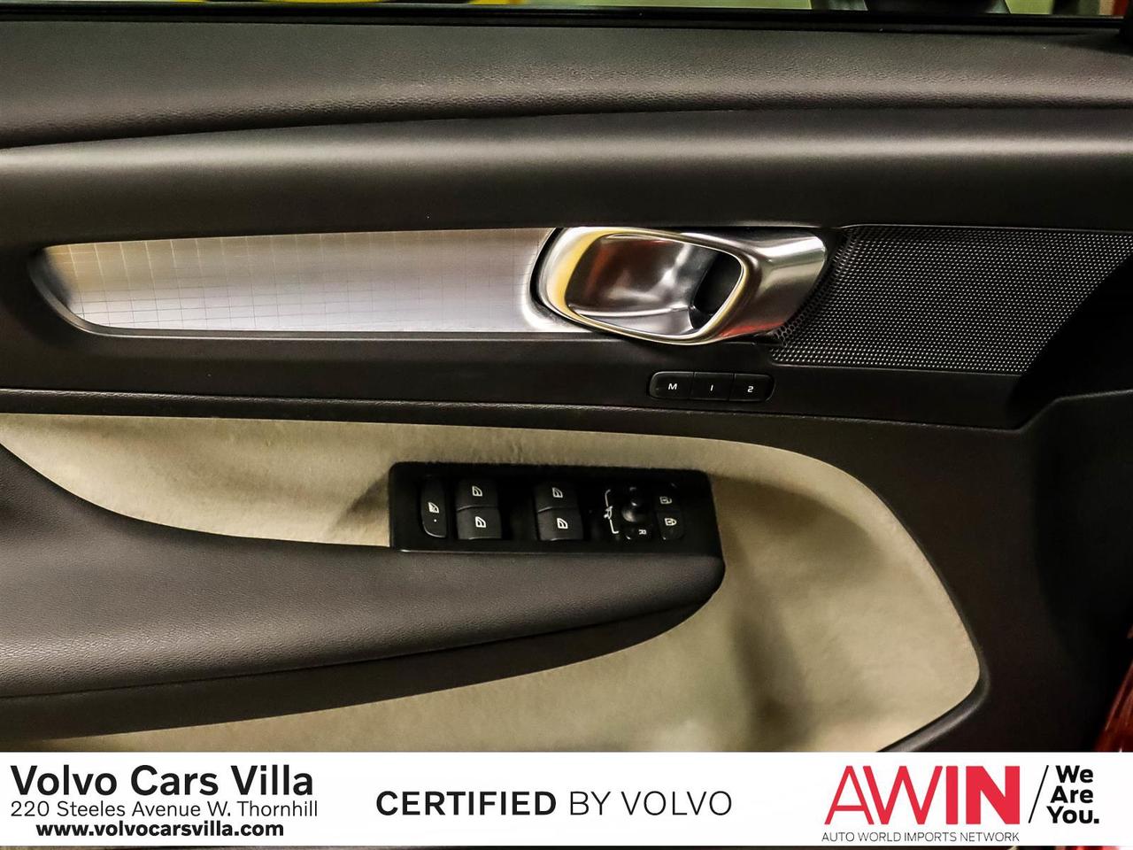 2022 Volvo XC40 T4 AWD Momentum Photo