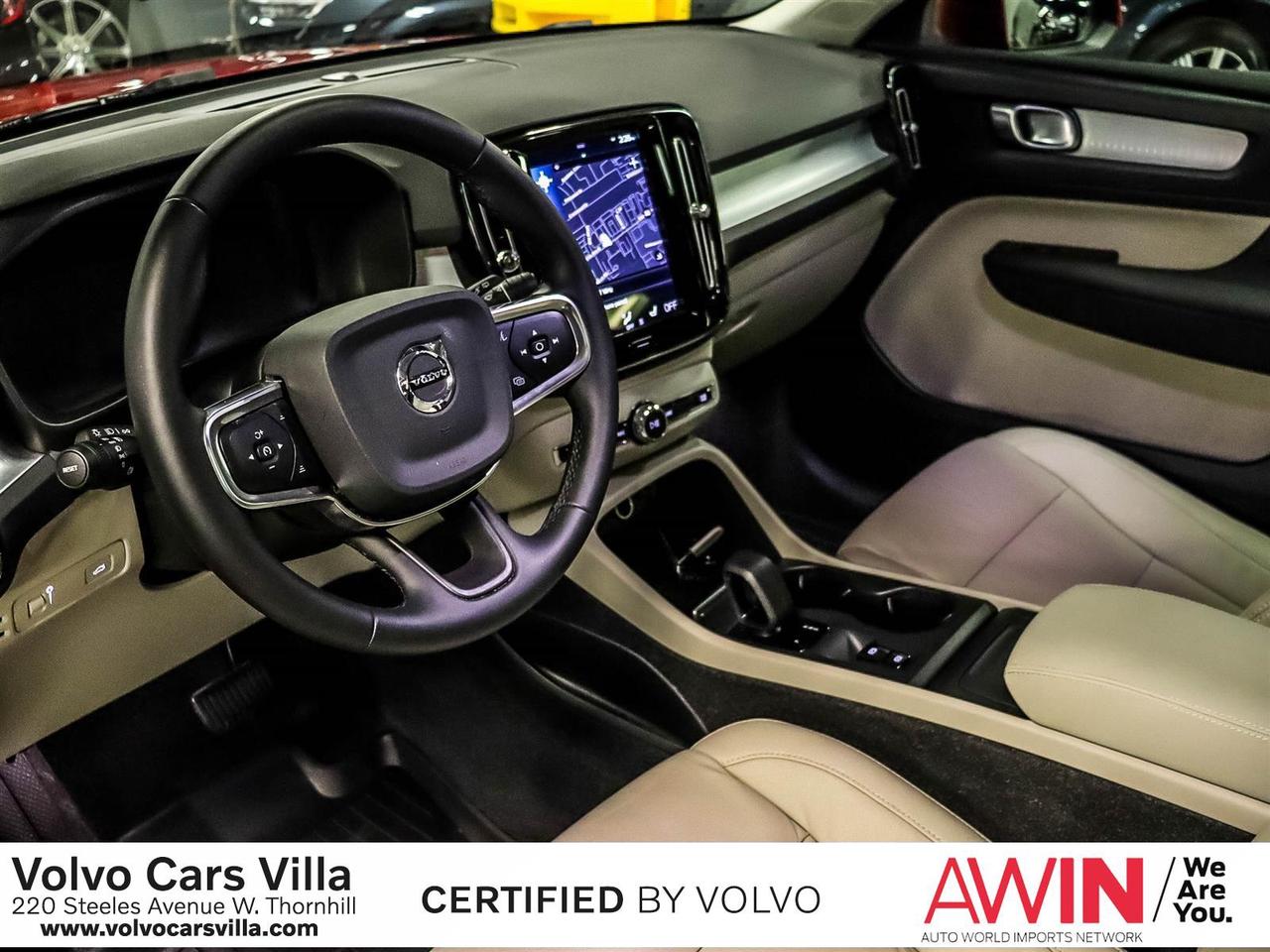 2022 Volvo XC40 T4 AWD Momentum Photo