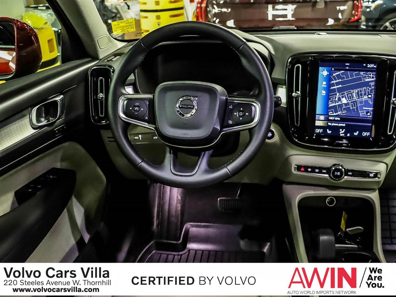 2022 Volvo XC40 T4 AWD Momentum Photo