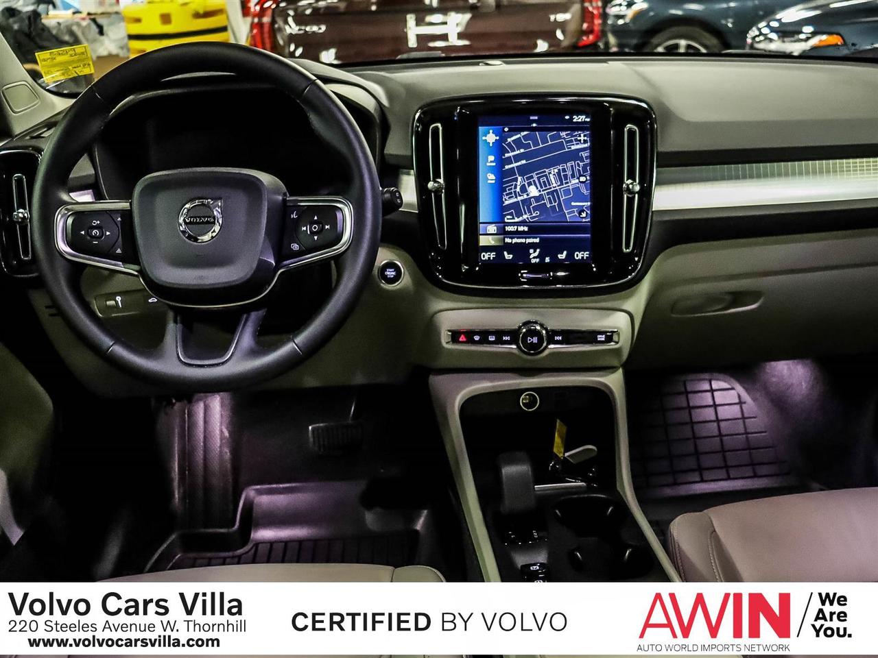 2022 Volvo XC40 T4 AWD Momentum Photo