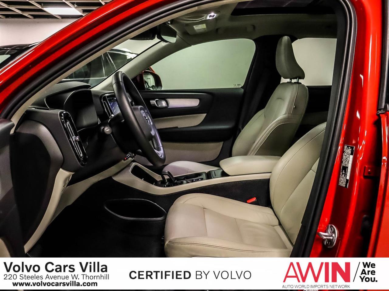 2022 Volvo XC40 T4 AWD Momentum Photo