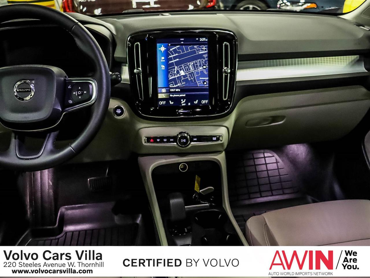 2022 Volvo XC40 T4 AWD Momentum Photo