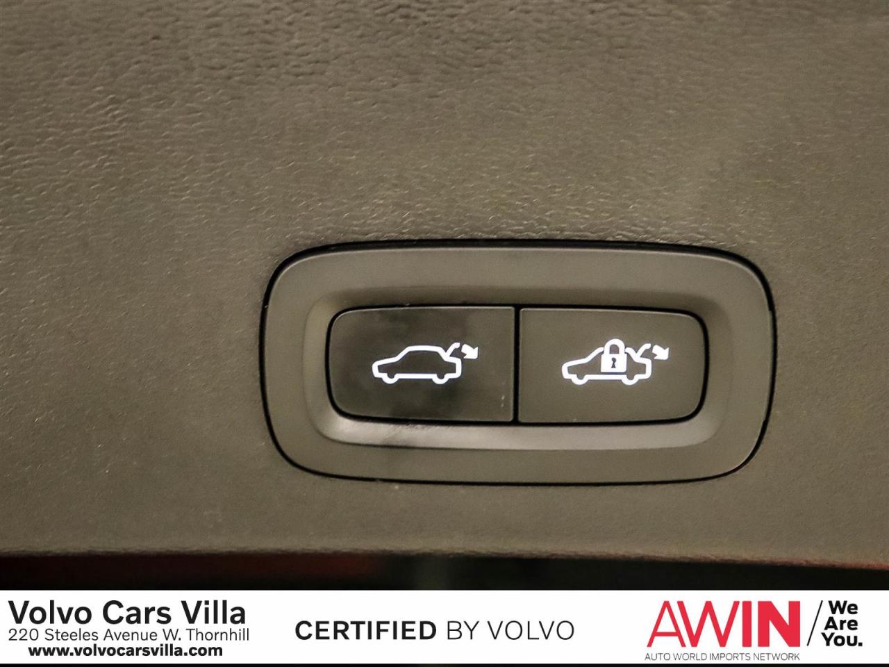 2022 Volvo XC40 T4 AWD Momentum Photo