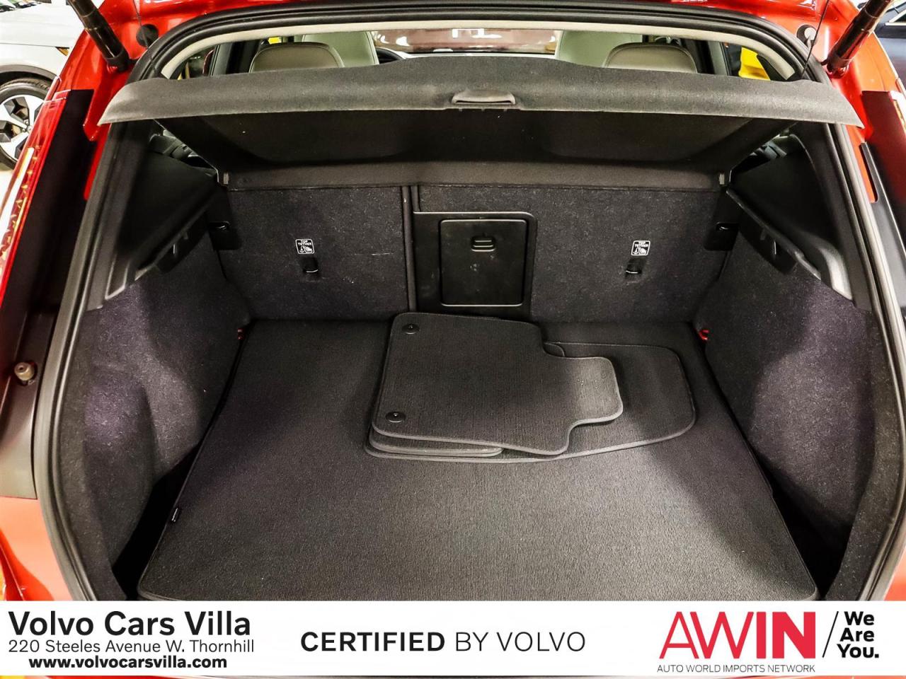 2022 Volvo XC40 T4 AWD Momentum Photo