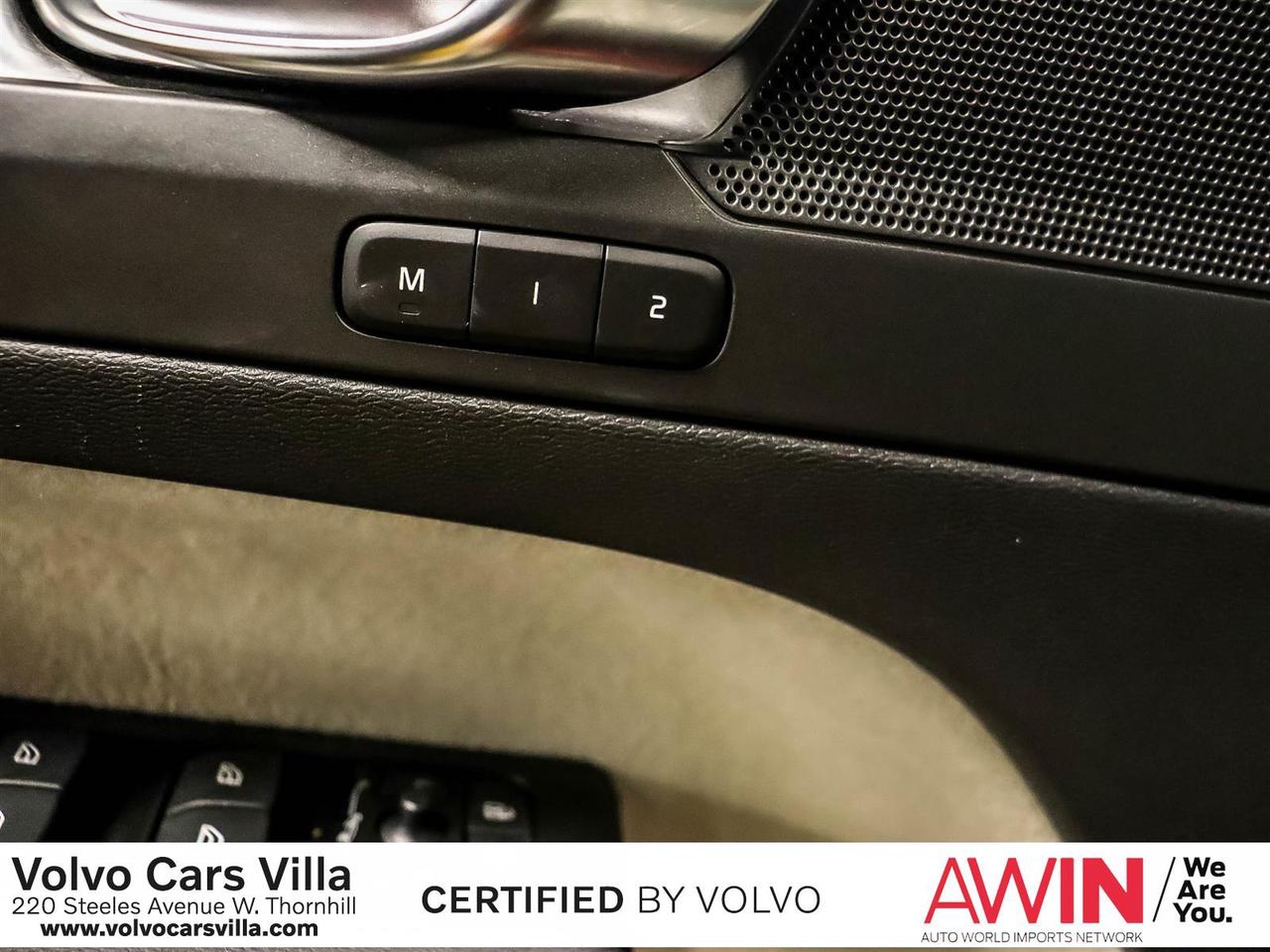 2022 Volvo XC40 T4 AWD Momentum Photo