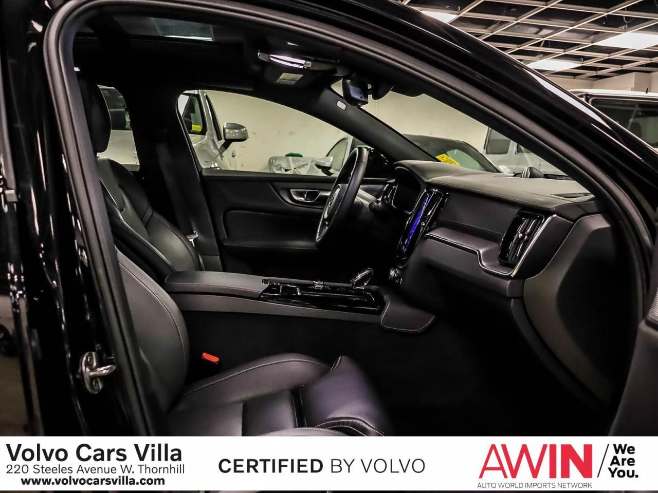 2025 Volvo S60 Plug-In Hybrid T8 AWD Ultra Black Edition Photo